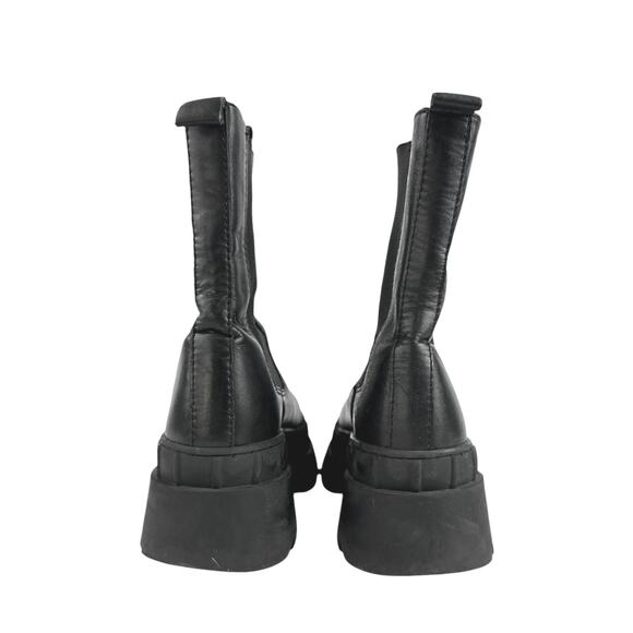 Steve Madden Barclay Women's Black Leather Round Toe Slip On Chelsea Boots Sz 6 - Picture 3 of 7